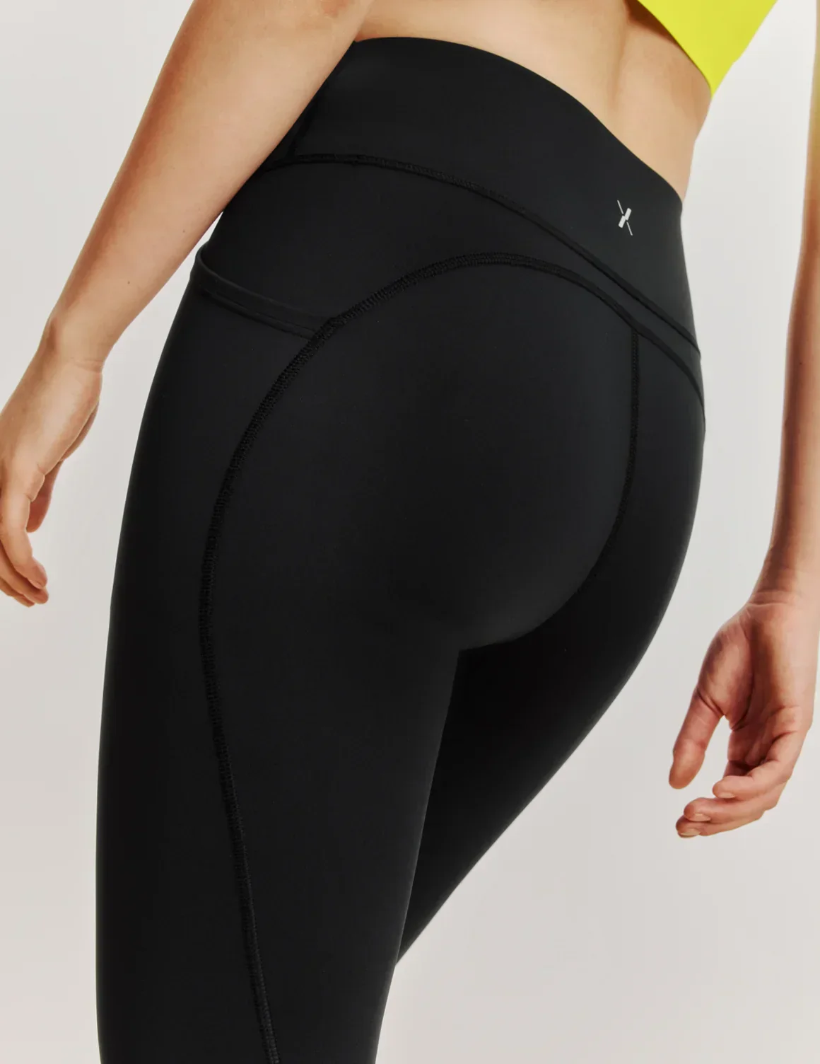 Pursuit Leakproof Training Legging - Image 9