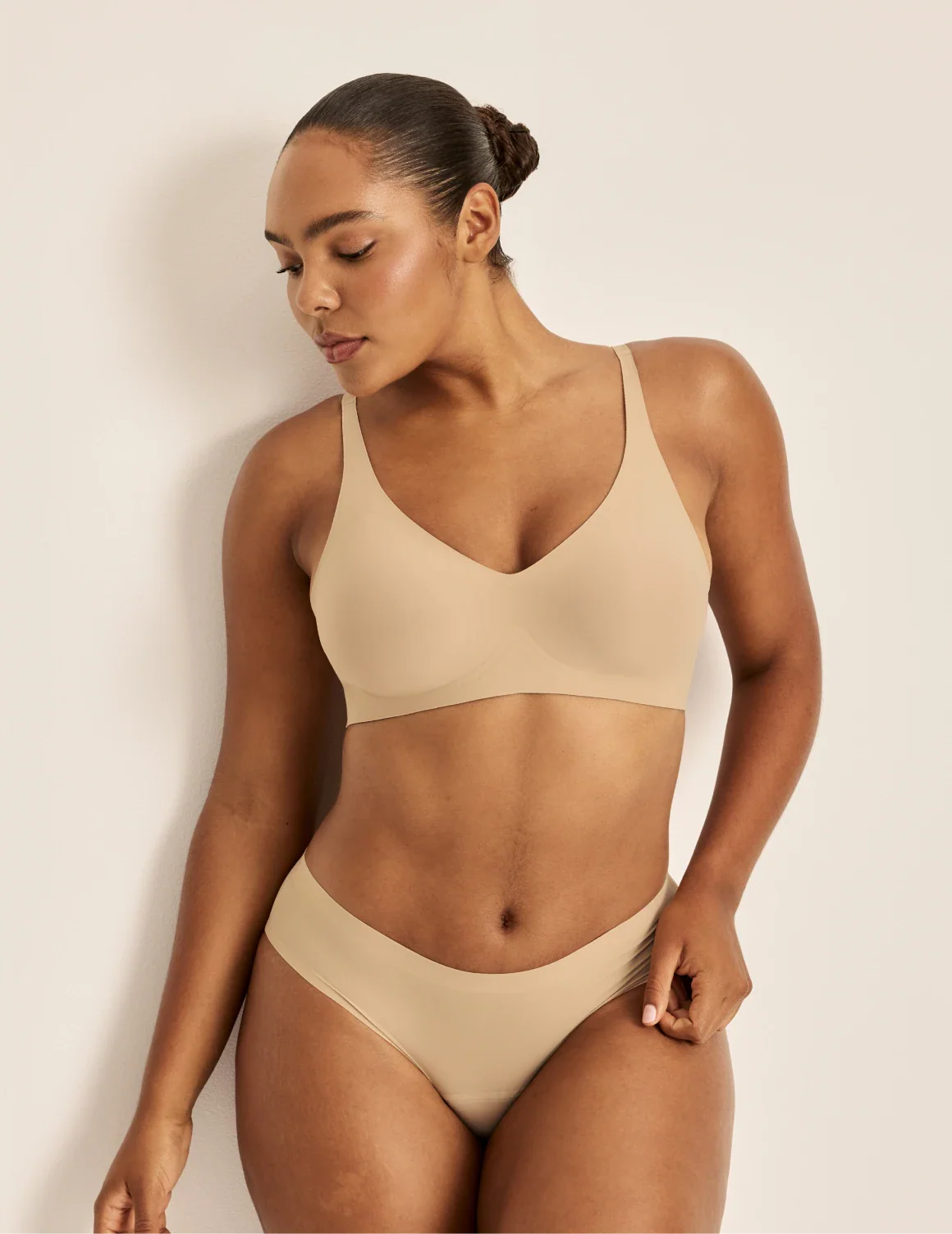Revolution V-Neck Bra - Image 17