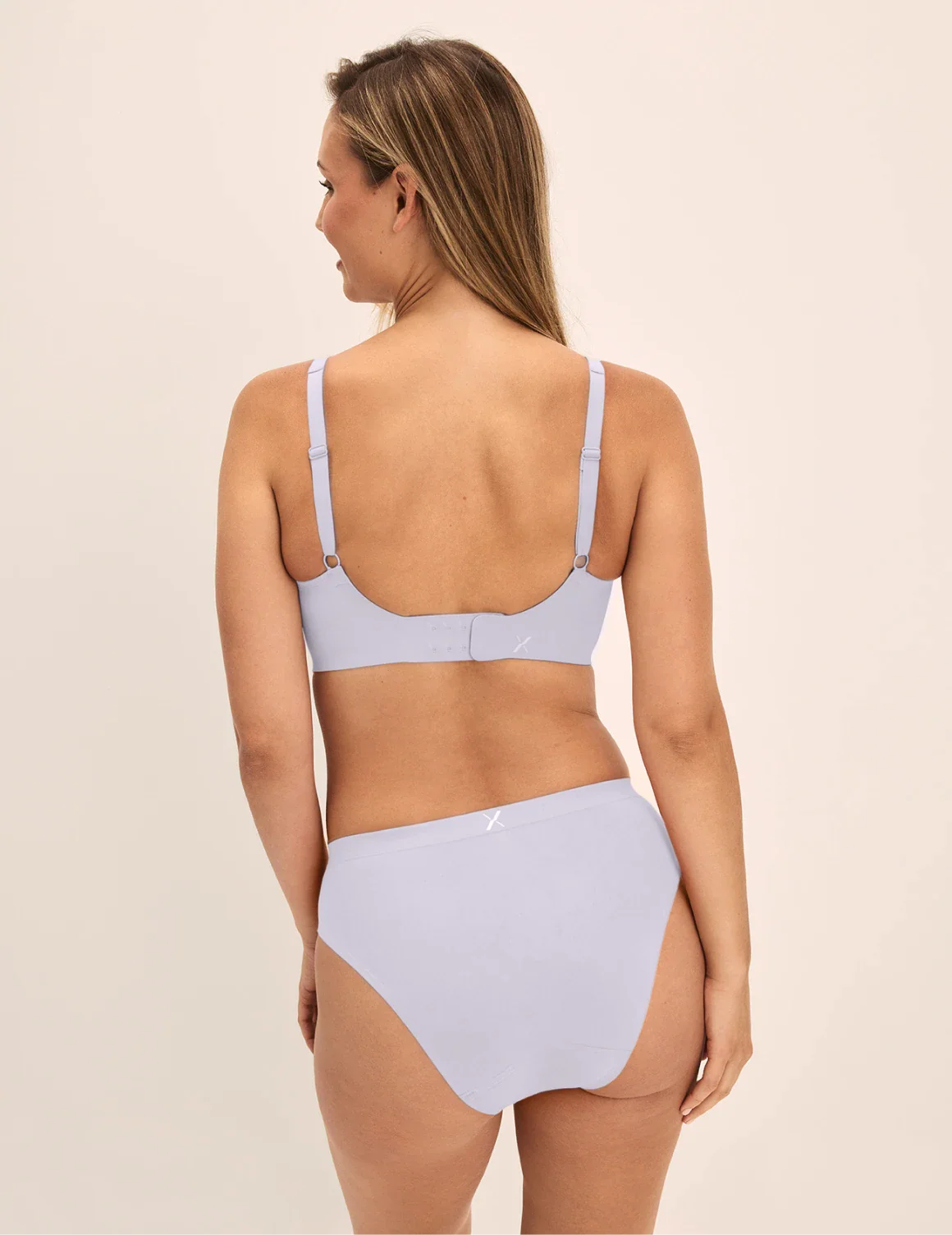 Revolution V-Neck Bra - Image 60