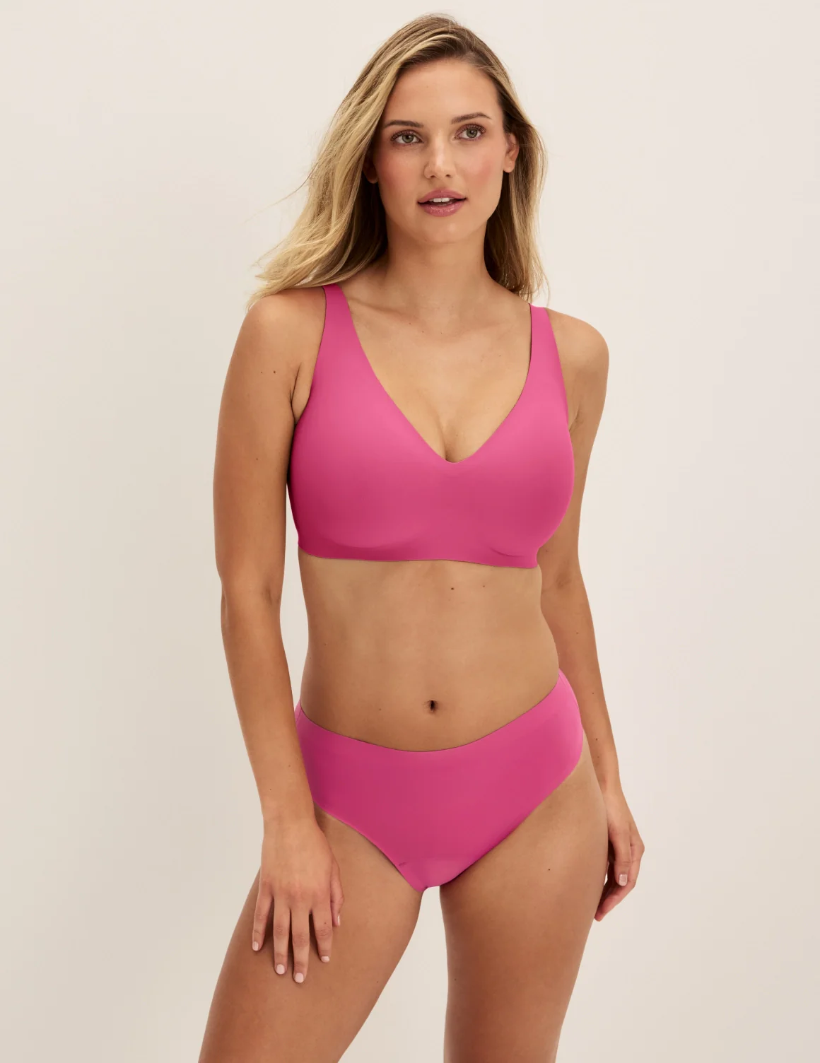 Revolution V-Neck Bra - Image 40